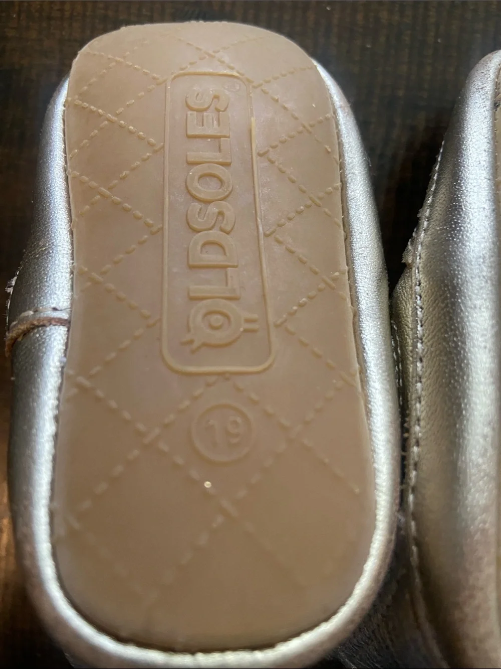 Old Soles Hardy casual shoes  Gold size 3 6-9 months